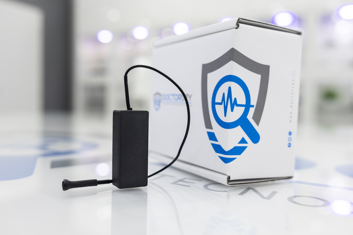 Micro registratore digitale professionale con attivazione vocale, microfono esterno e memoria da 8 GB REC.V.41