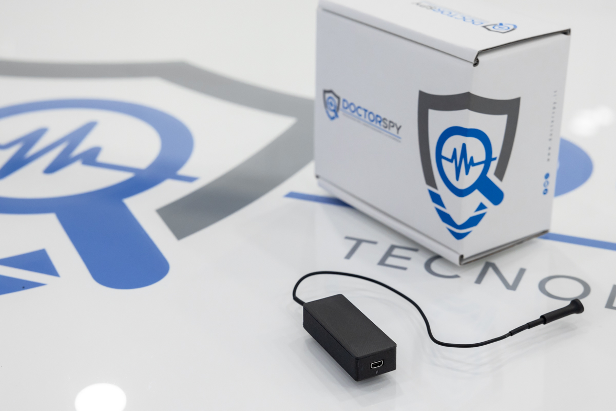 Micro registratore digitale professionale con attivazione vocale, microfono esterno e memoria da 8 GB REC.V.41