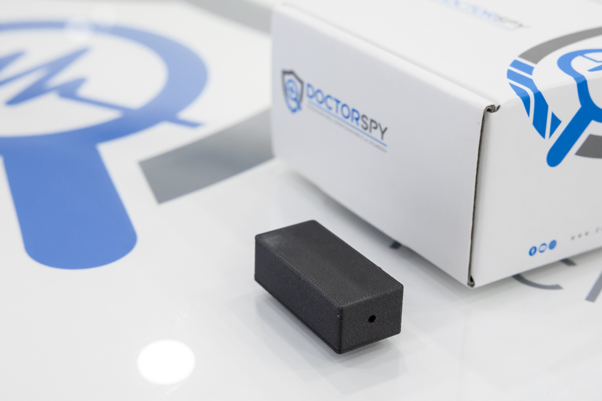 Micro registratore digitale VOX 8 GB con autonomia di 200 ore in stand-by e 75 ore in continuato REC.V.42