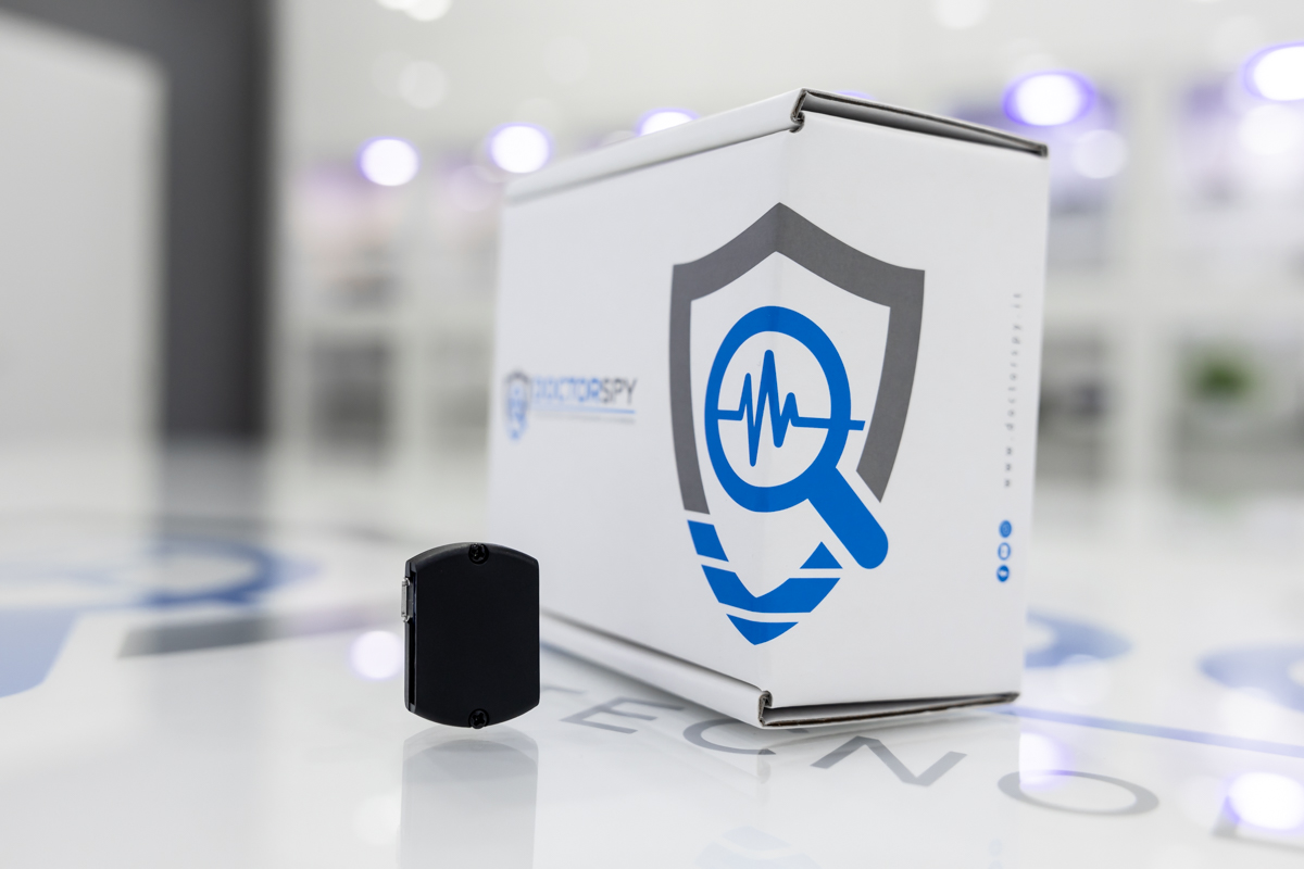 Micro registratore digitale VOX con autonomia fino a 400 ore in stand-by, sistema di criptazione con password e software per PC REC.V.02