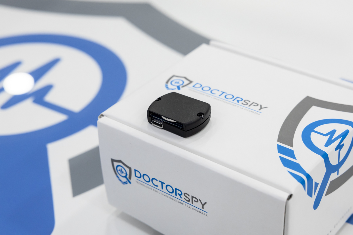 Micro registratore digitale VOX con autonomia fino a 400 ore in stand-by, sistema di criptazione con password e software per PC REC.V.02