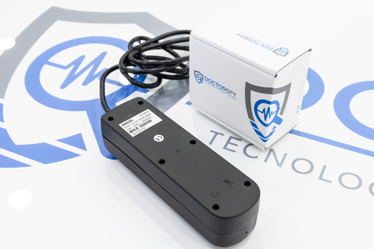 Microcamera wifi full HD occultata in ciabatta multipresa nera CAM.W.09