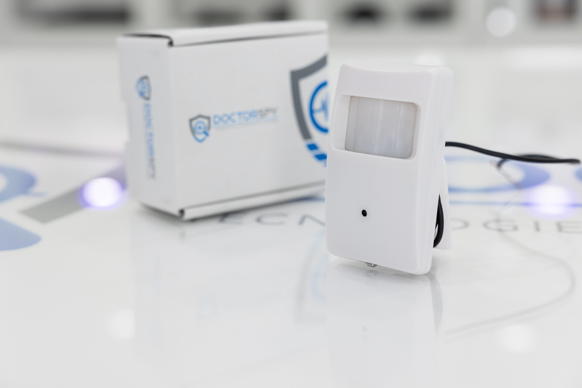 Microcamera wifi full HD occultata in finto sensore di movimento DES.37