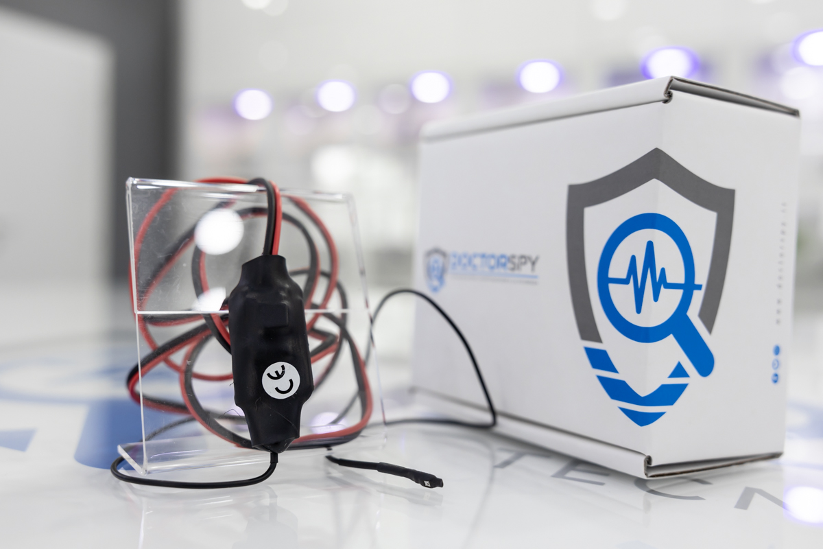 Microspia GSM professionale a corrente con alimentazione da 12V, microfono esterno, attivazione vocale e funzione di localizzazione GPS MIC.G.19