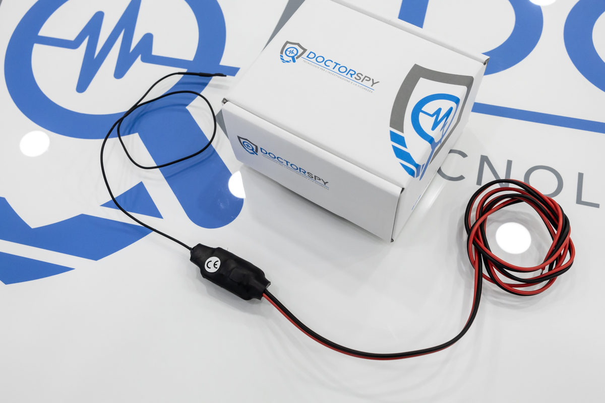 Microspia GSM professionale a corrente con alimentazione da 12V, microfono esterno, attivazione vocale e funzione di localizzazione GPS MIC.G.19