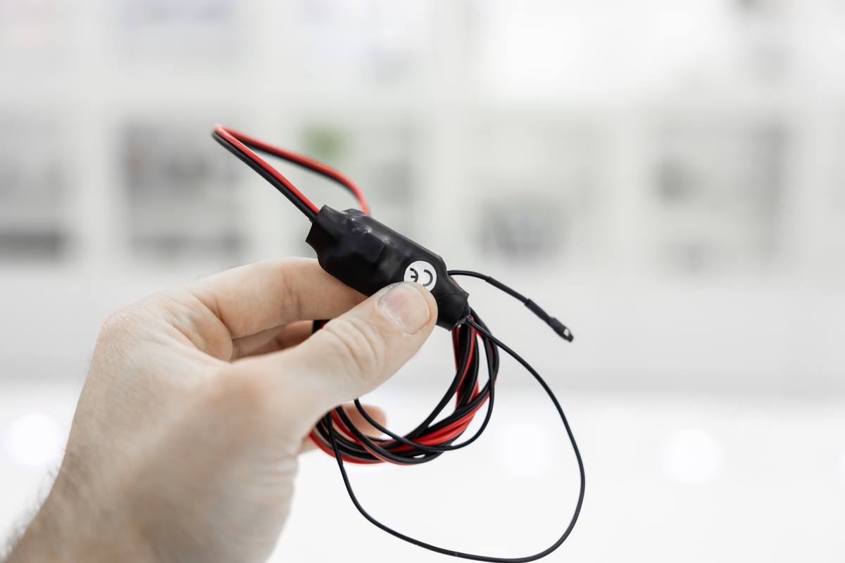 Microspia GSM professionale a corrente con alimentazione da 12V, microfono esterno, attivazione vocale e funzione di localizzazione GPS MIC.G.19