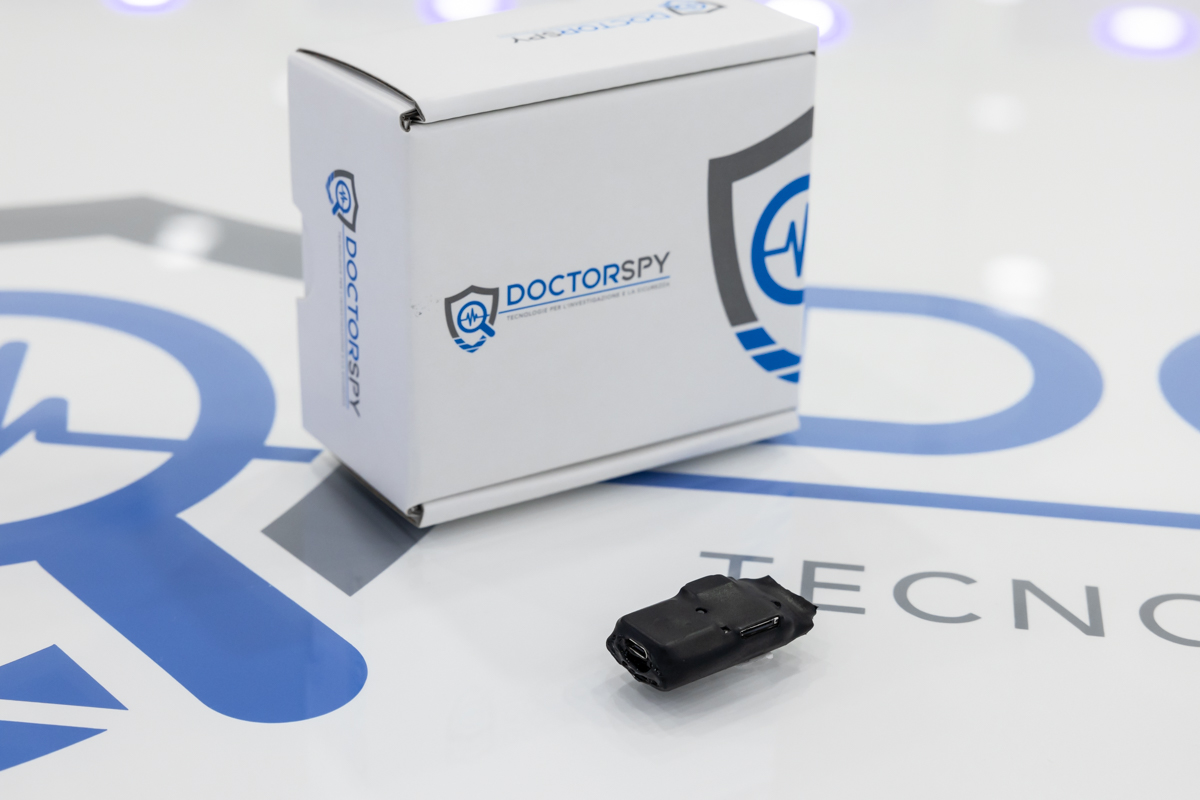 Microspia GSM con attivazione vocale (VOX) e batteria agli ioni di litio con durata 10 giorni in stand-by e 10 ore in continuato