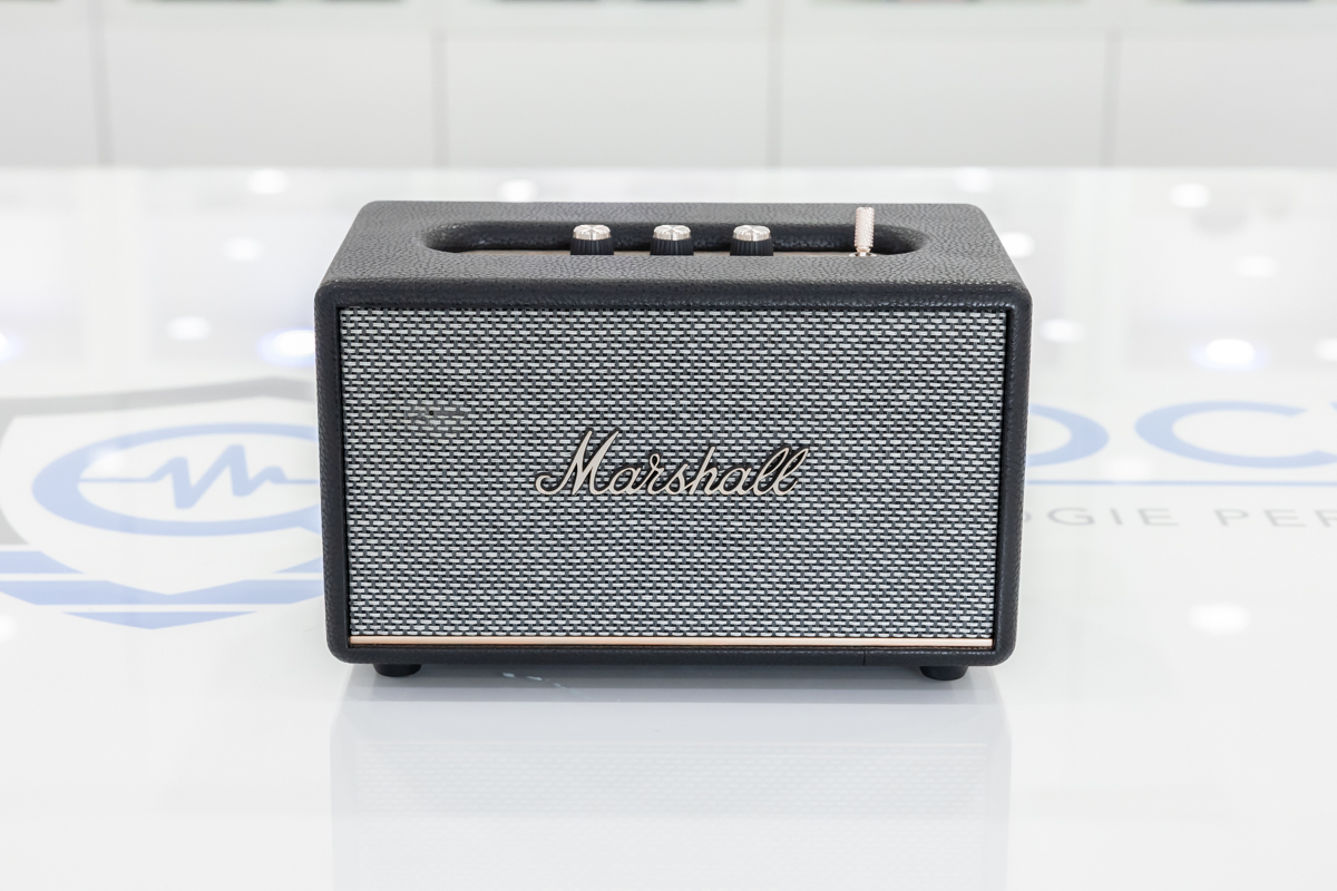 Microcamera wifi occultata in cassa Marshall funzionante di piccole dimensioni (26 x 17 x 15 cm), con qualità video full HD 1080p, memoria interna da 64GB e autonomia illimitata grazie all’alimentazione diretta DES.40