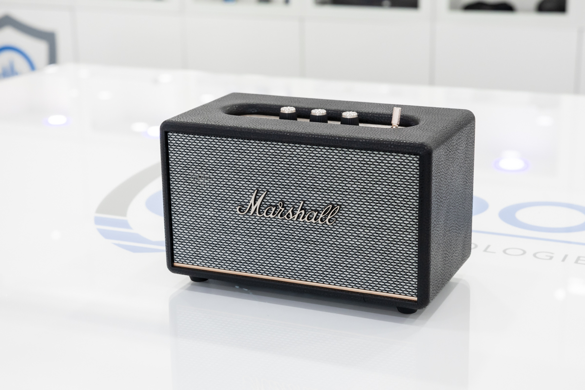 Microcamera wifi occultata in cassa Marshall funzionante di piccole dimensioni (26 x 17 x 15 cm), con qualità video full HD 1080p, memoria interna da 64GB e autonomia illimitata grazie all’alimentazione diretta DES.40