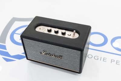 Microcamera wifi occultata in cassa Marshall funzionante di piccole dimensioni (26 x 17 x 15 cm), con qualità video full HD 1080p, memoria interna da 64GB e autonomia illimitata grazie all’alimentazione diretta DES.40