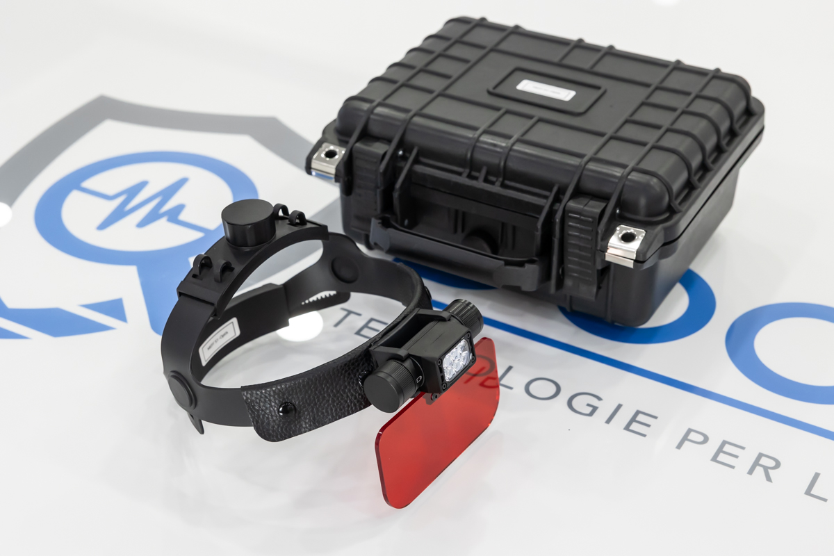 S1-Optik MEFF rilevatore professionale di microcamere accese, spente e non alimentate, dotato di LED rosso direzionale e visiera ottica