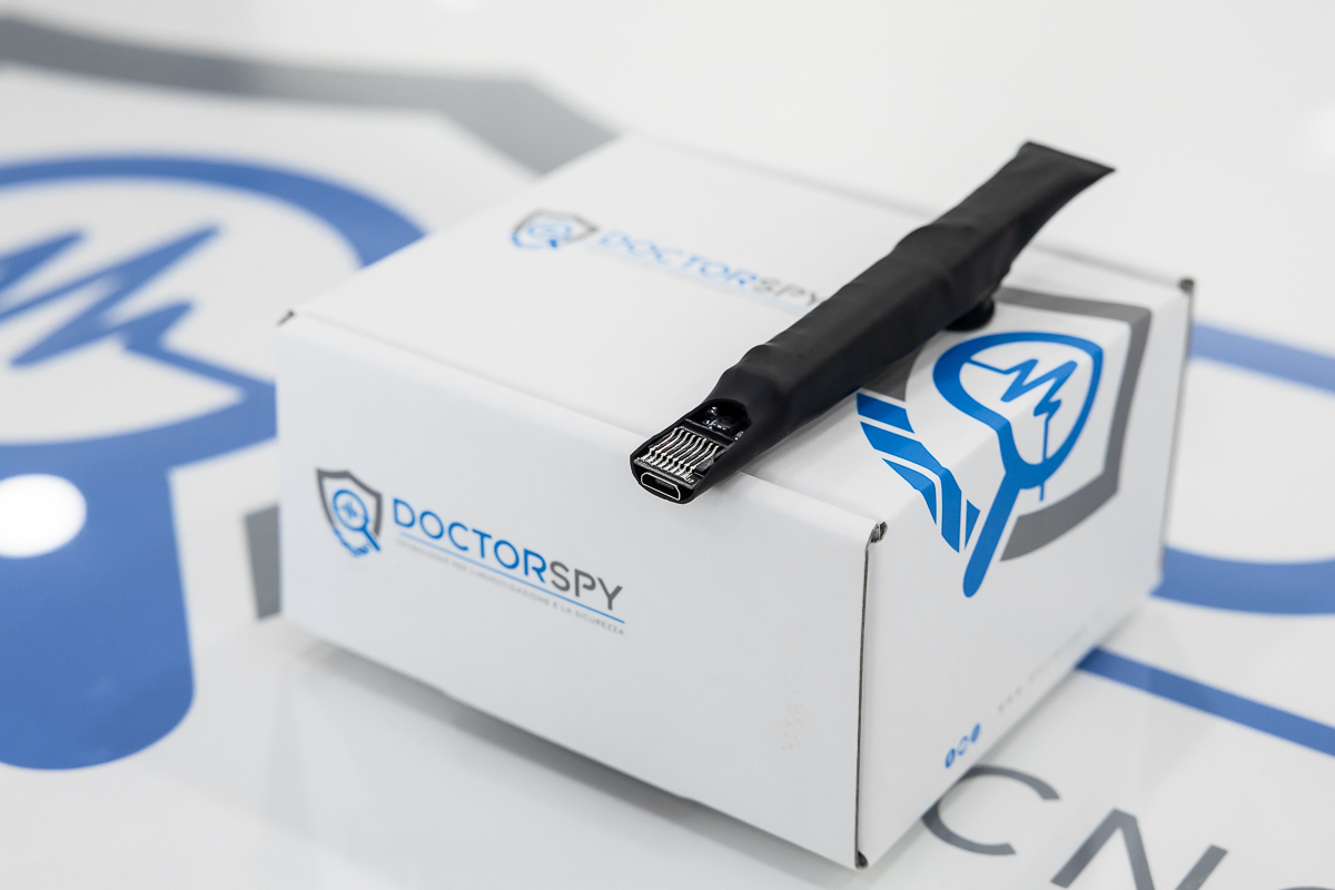 Micro telecamera spia wifi con ottica a bottone ottimizzata per lettura testi CAM.W.09