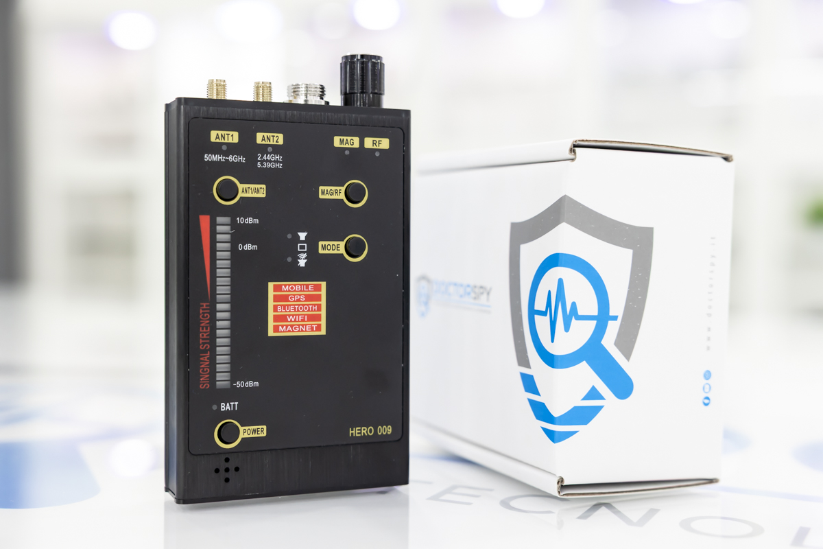 Rilevatore RF multifunzione professionale per microspie GSM, Wi-Fi, Bluetooth e telecamere nascoste con confezione originale Doctorspy RIL.06