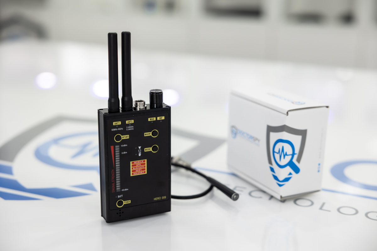 Rilevatore professionale RF completo con doppia antenna e sonda magnetica, dispositivo e confezione originale Doctorspy RIL.06