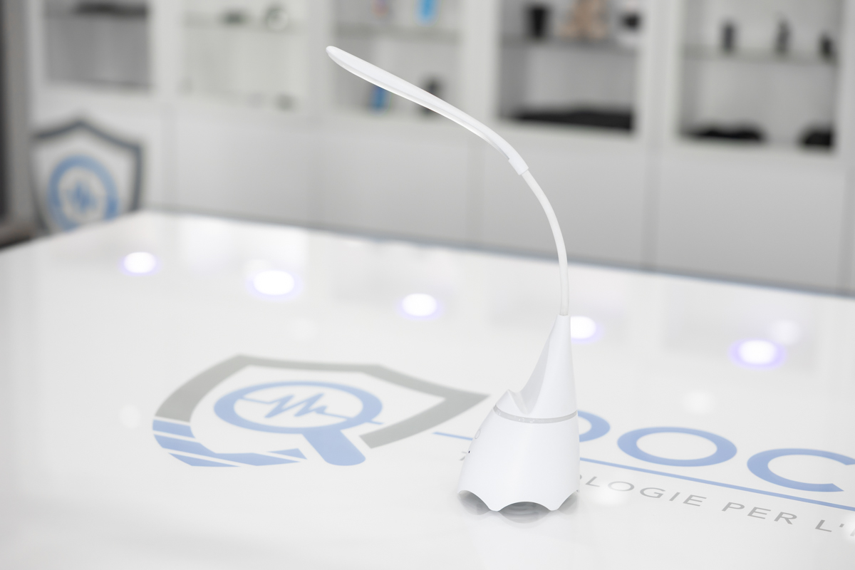 Microcamera wifi full HD occultata in lampada con altoparlante CAM.W.18