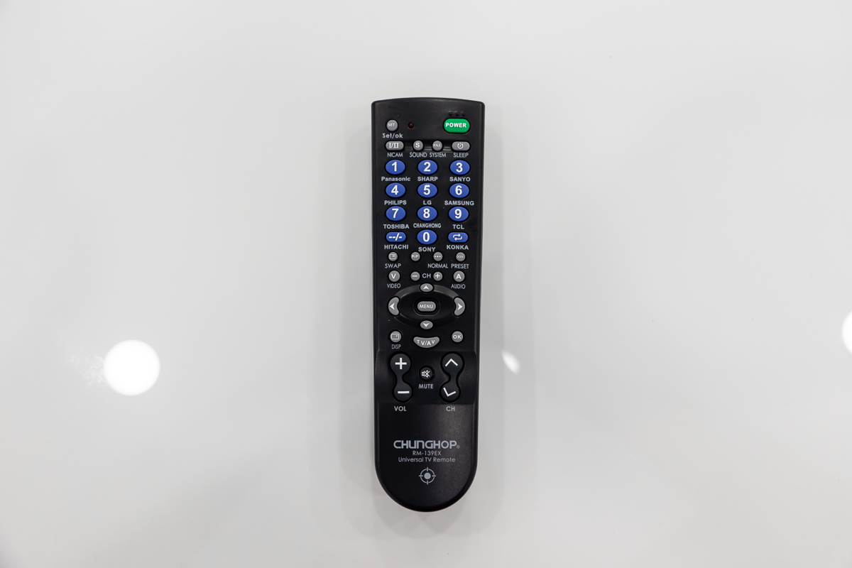 Mini telecamera wifi full HD nascosta in finto telecomando per tv CAM.W.22