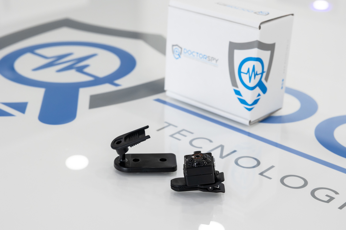 Microcamera con DVR ottica HD da 720p con supporto CAM.18