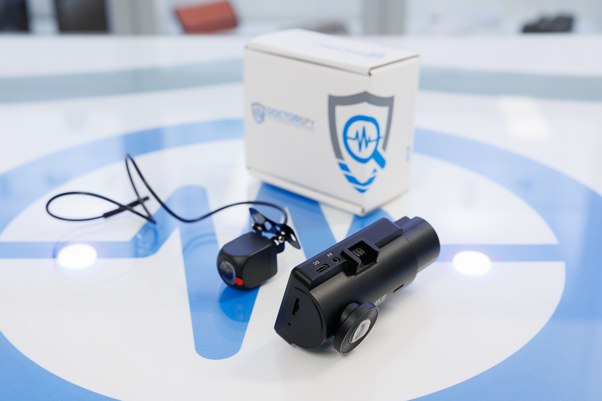 Dash Cam 4K WiFi con Display LCD e Telecamera Anteriore/Interna e Retrocamera DASH.06