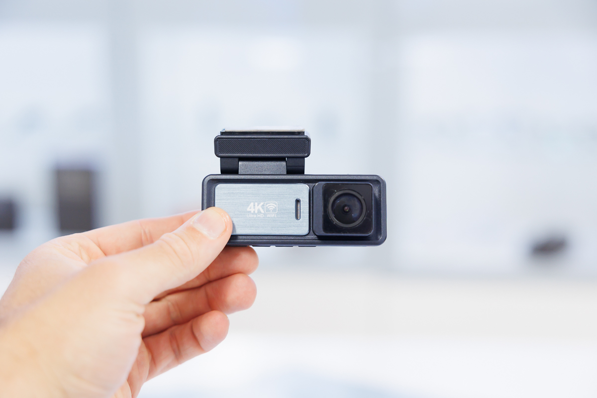 Dash cam 4K wifi con schermo con seconda telecamera filare DASH.05