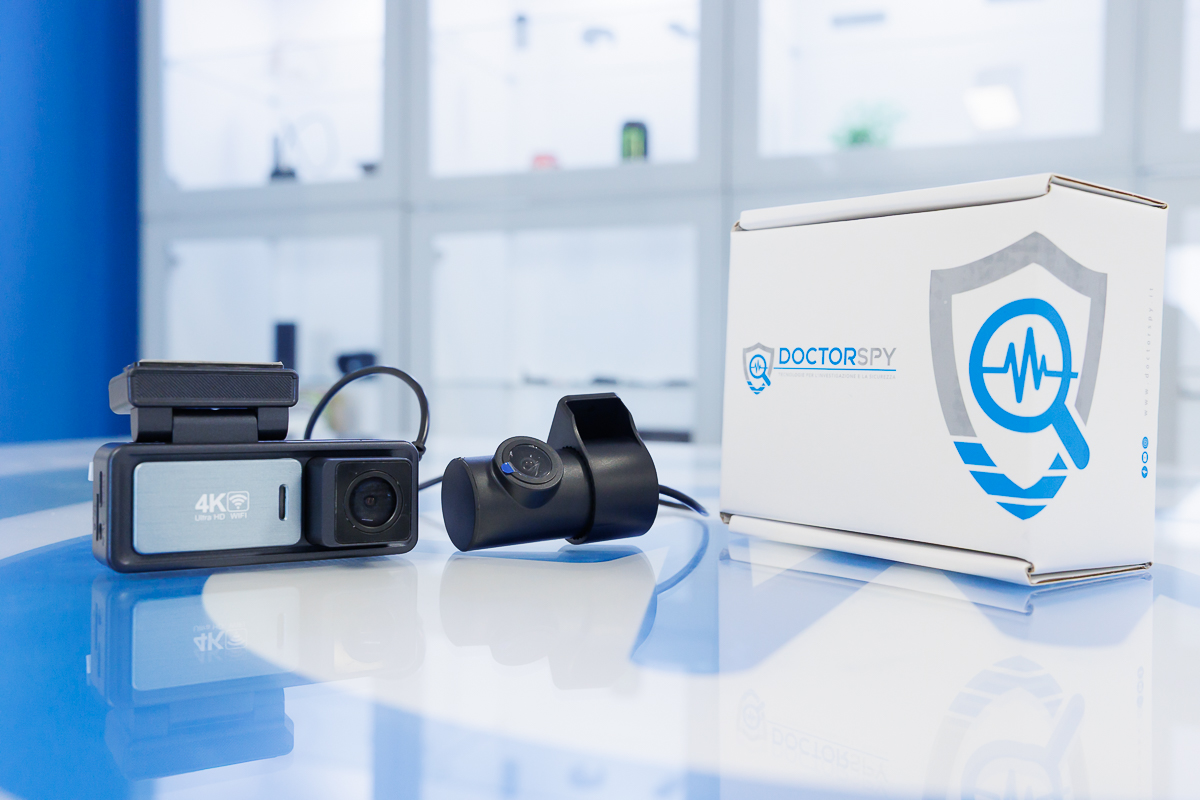 Dash cam 4K wifi con schermo con seconda telecamera filare DASH.05