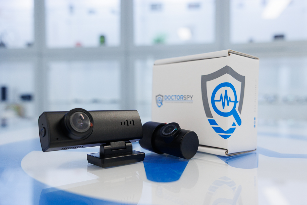 Dashcam Wi-Fi UHD con Visione Notturna, WDR e Telecamera Posteriore DASH.03