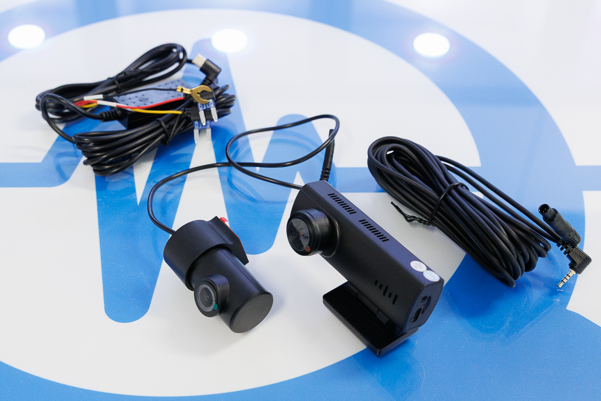 Dashcam Wi-Fi UHD con Visione Notturna, WDR e Telecamera Posteriore DASH.03