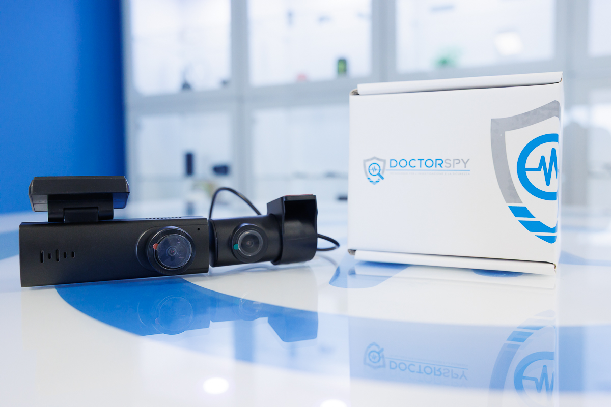 Dashcam Wi-Fi UHD con visione notturna, WDR e telecamera posteriore DASH.03