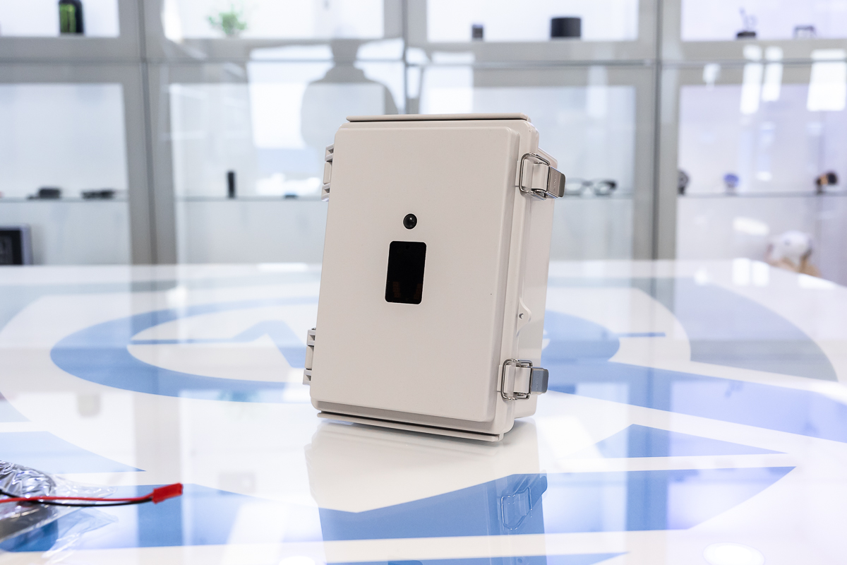 Microcamera Full HD 1080p occultata in scatola di derivazione con sensore PIR, motion detection, WiFi e gestione remota CAM.W.54