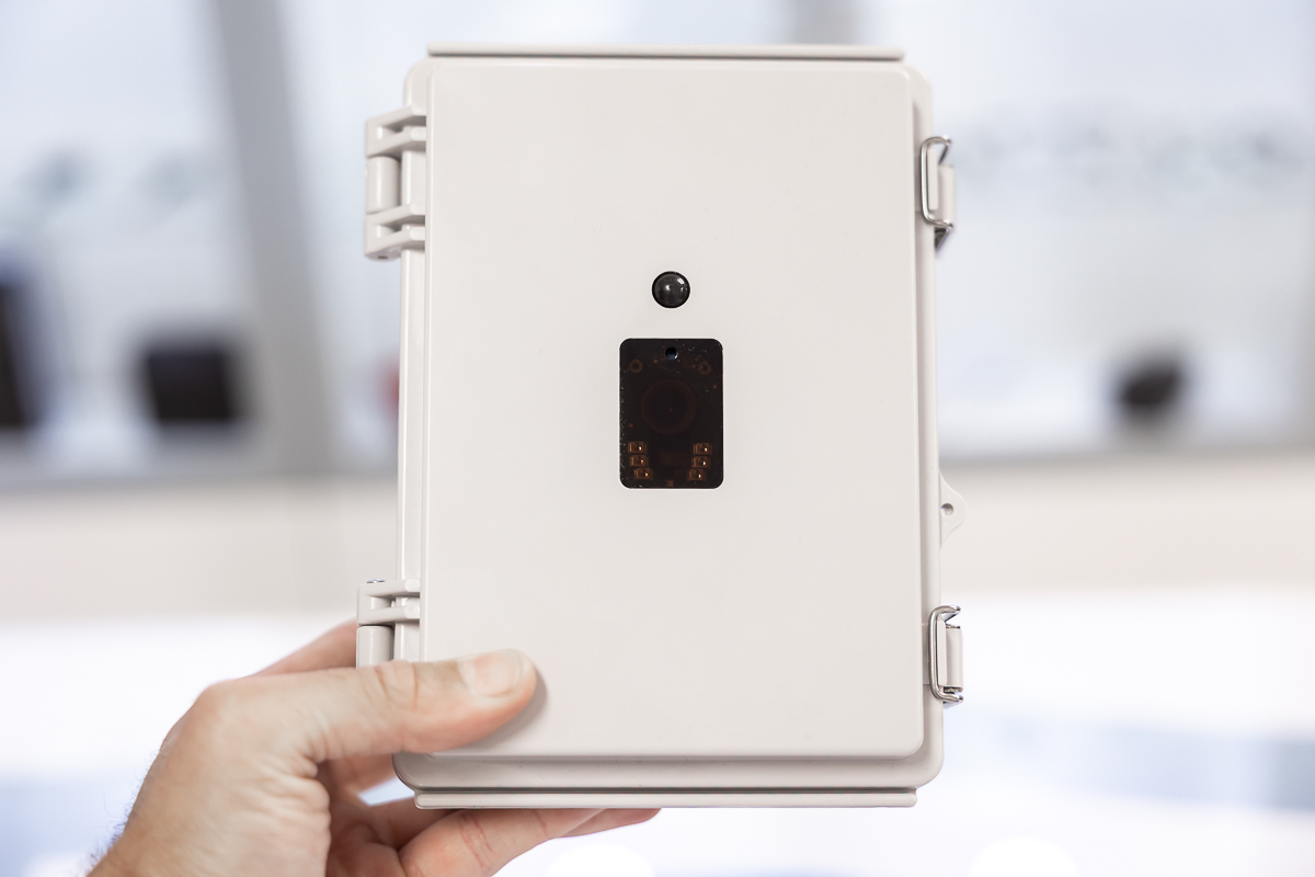 Microcamera Full HD 1080p occultata in scatola di derivazione con sensore PIR, motion detection, WiFi e gestione remota CAM.W.54