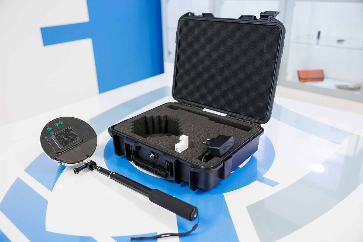 Rilevatore di Giunzioni non Lineari a 2,4 GHz con Antenna a Polarizzazione Circolare RIL.04