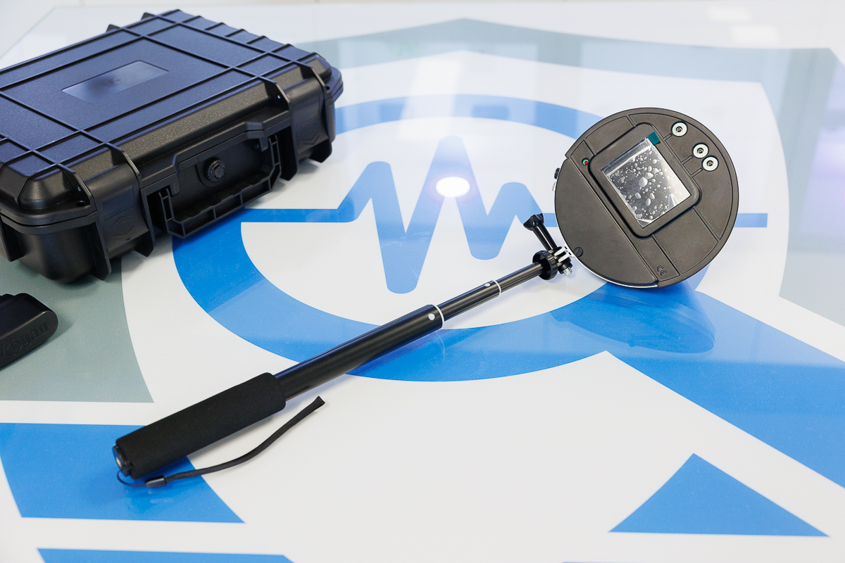 Rilevatore di Giunzioni non Lineari a 2,4 GHz con Antenna a Polarizzazione Circolare RIL.04