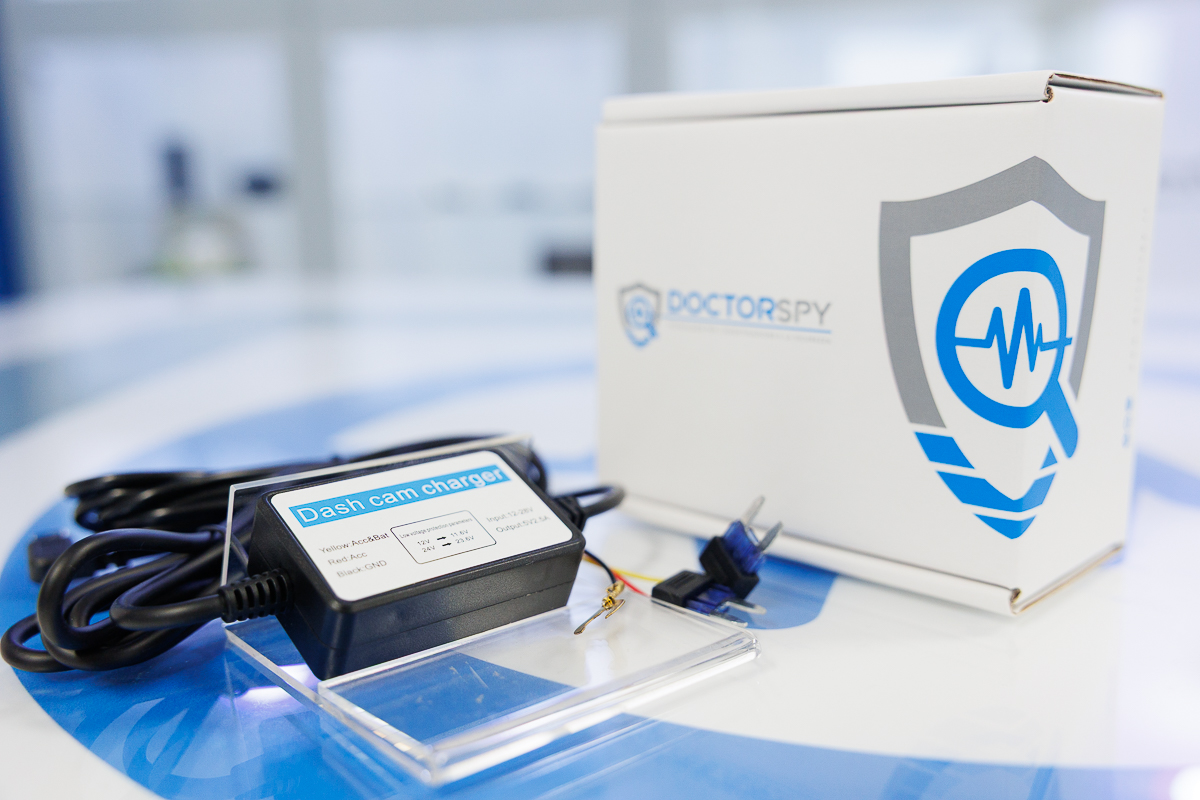 Modulo di alimentazione del cablaggio ACC.16 accanto alla confezione DoctorSpy