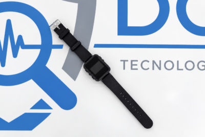 Orologio registratore vocale REC.V.06 con cinturino aperto